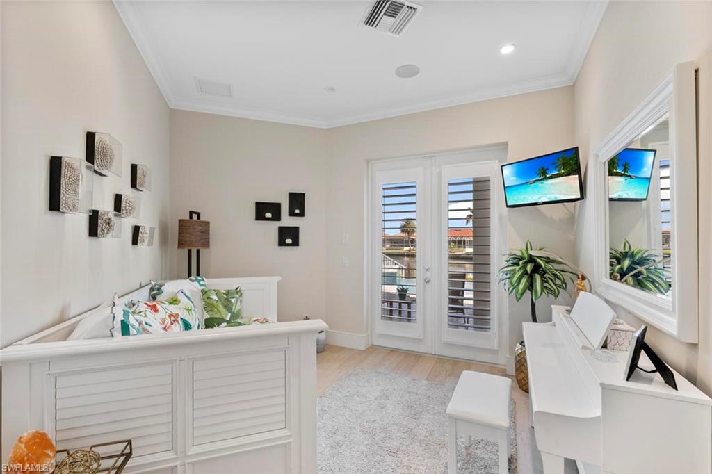 MARCO BEACH - Residential