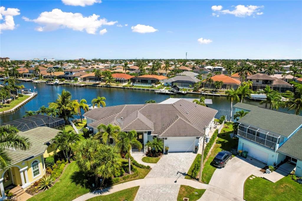 MARCO BEACH - Residential