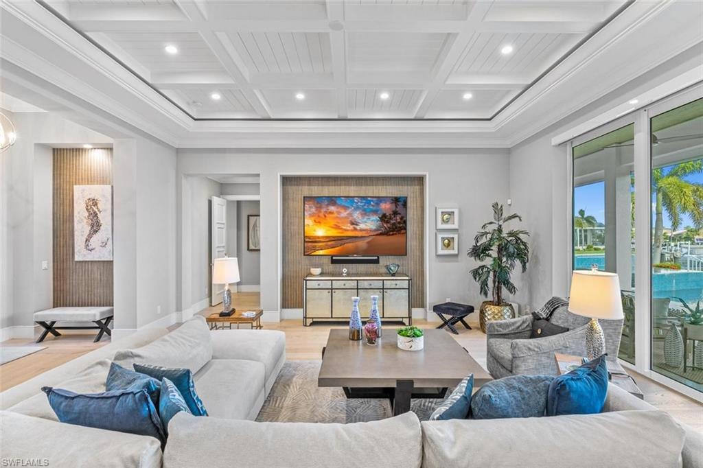 MARCO BEACH - Residential