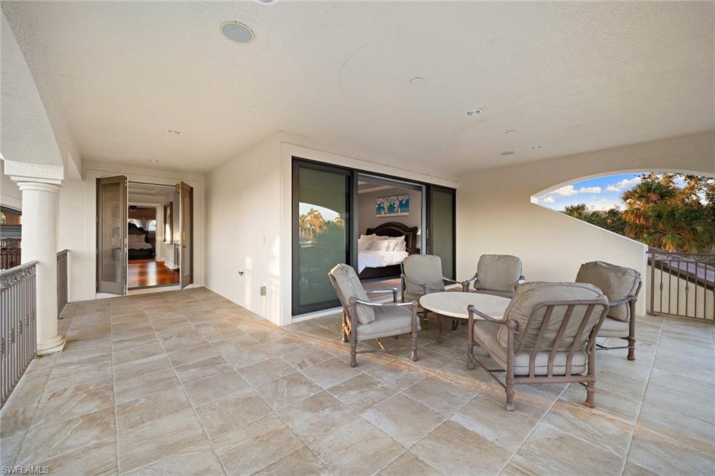 AQUALANE SHORES - Residential