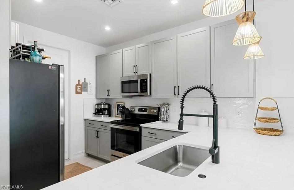 VANDERBILT RESERVE - Residential Lease