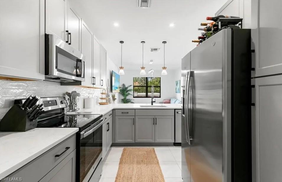 VANDERBILT RESERVE - Residential Lease