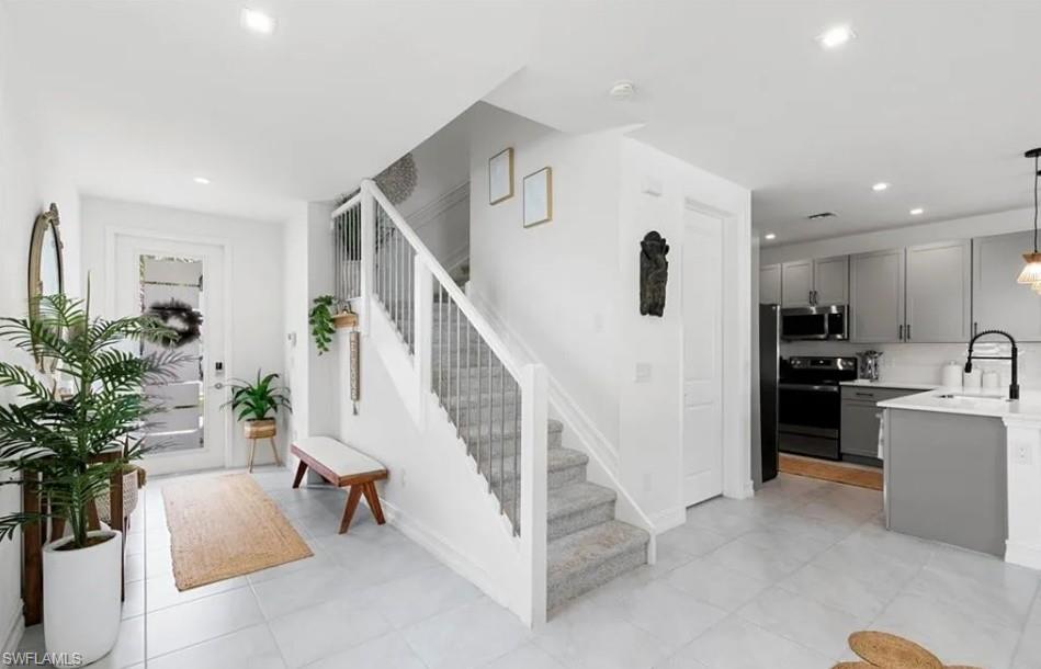 VANDERBILT RESERVE - Residential Lease