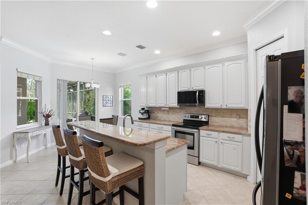 CARLTON LAKES - Residential