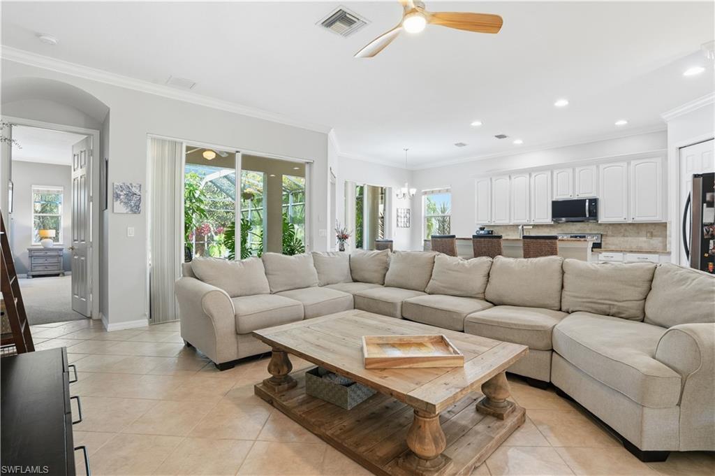 CARLTON LAKES - Residential