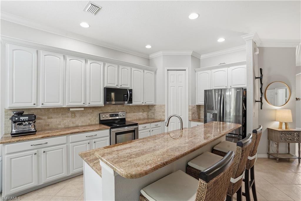 CARLTON LAKES - Residential