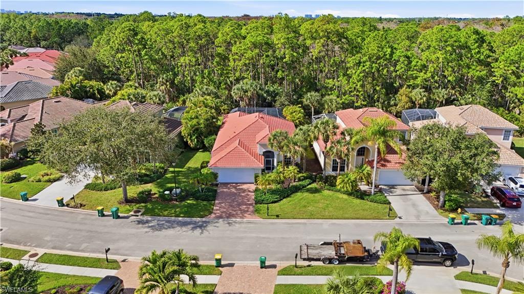 CARLTON LAKES - Residential