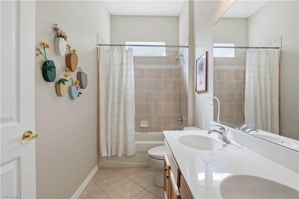 CARLTON LAKES - Residential