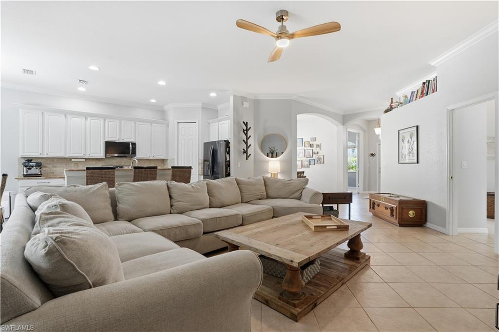 CARLTON LAKES - Residential