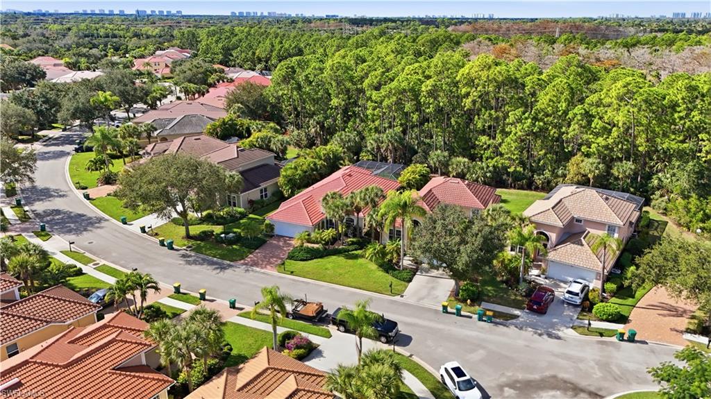 CARLTON LAKES - Residential