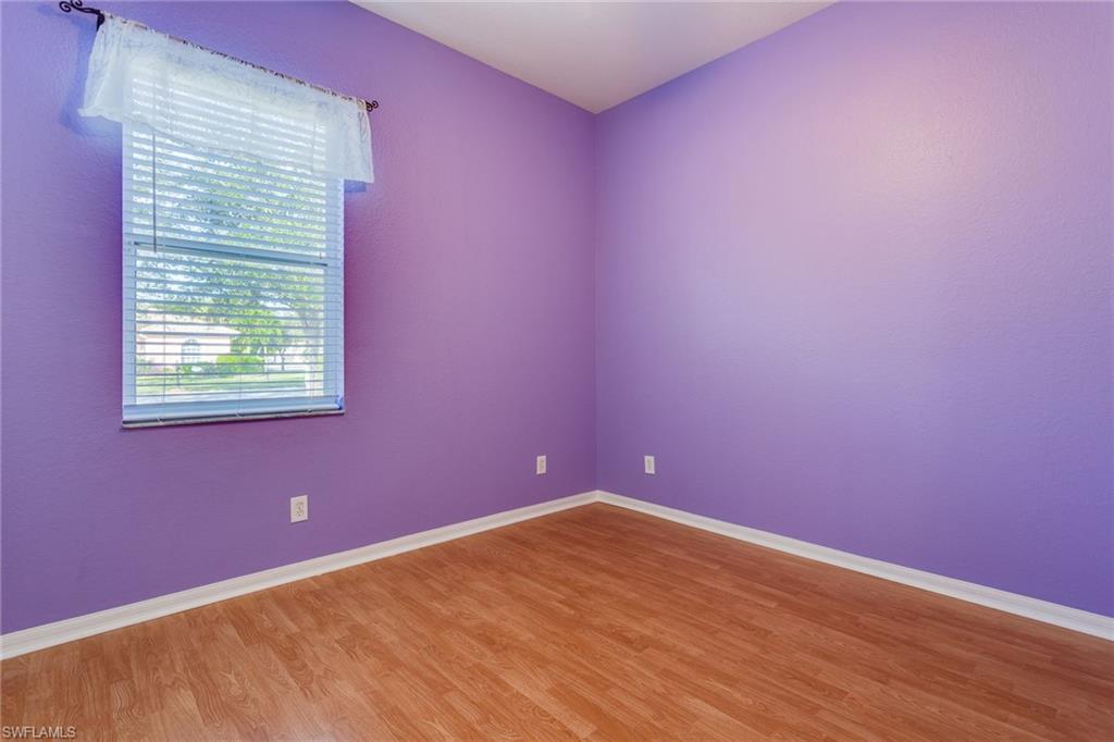 VALENCIA LAKES - Residential