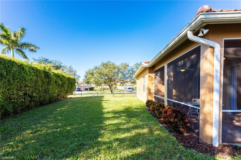 VALENCIA LAKES - Residential