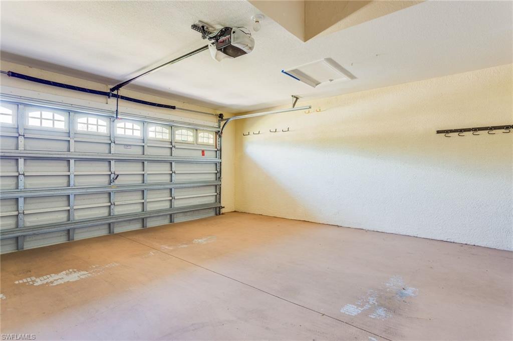 VALENCIA LAKES - Residential