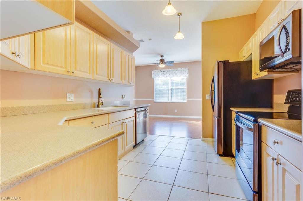 VALENCIA LAKES - Residential