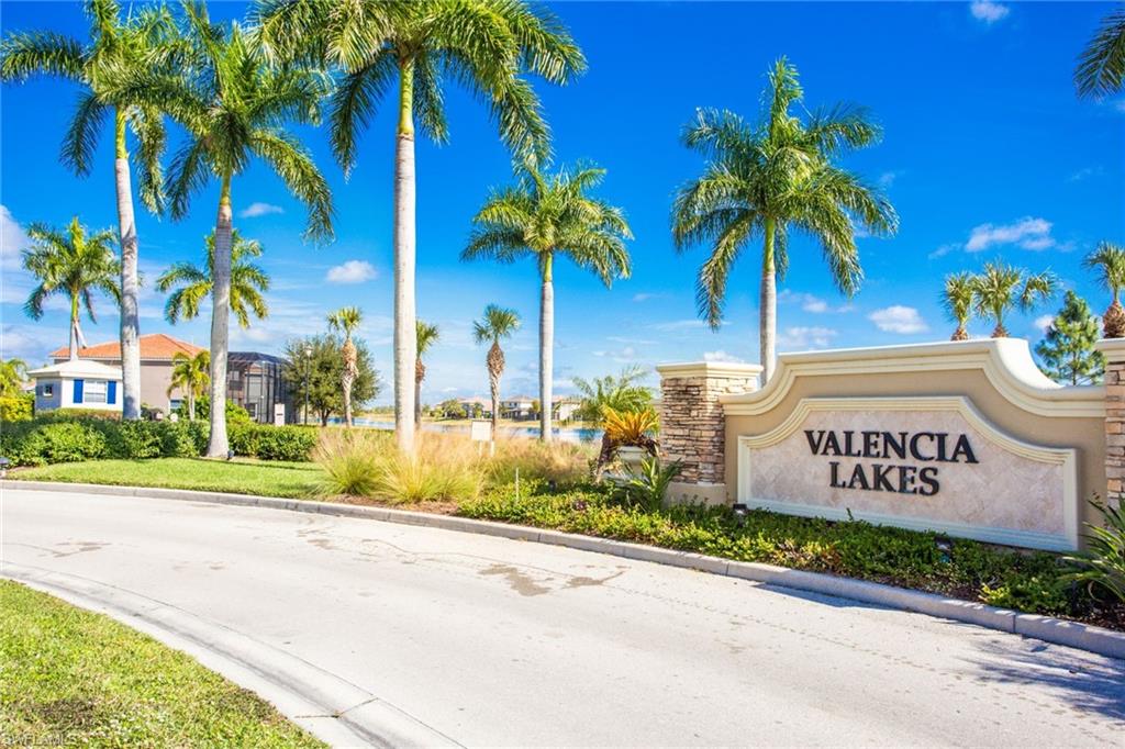 VALENCIA LAKES - Residential