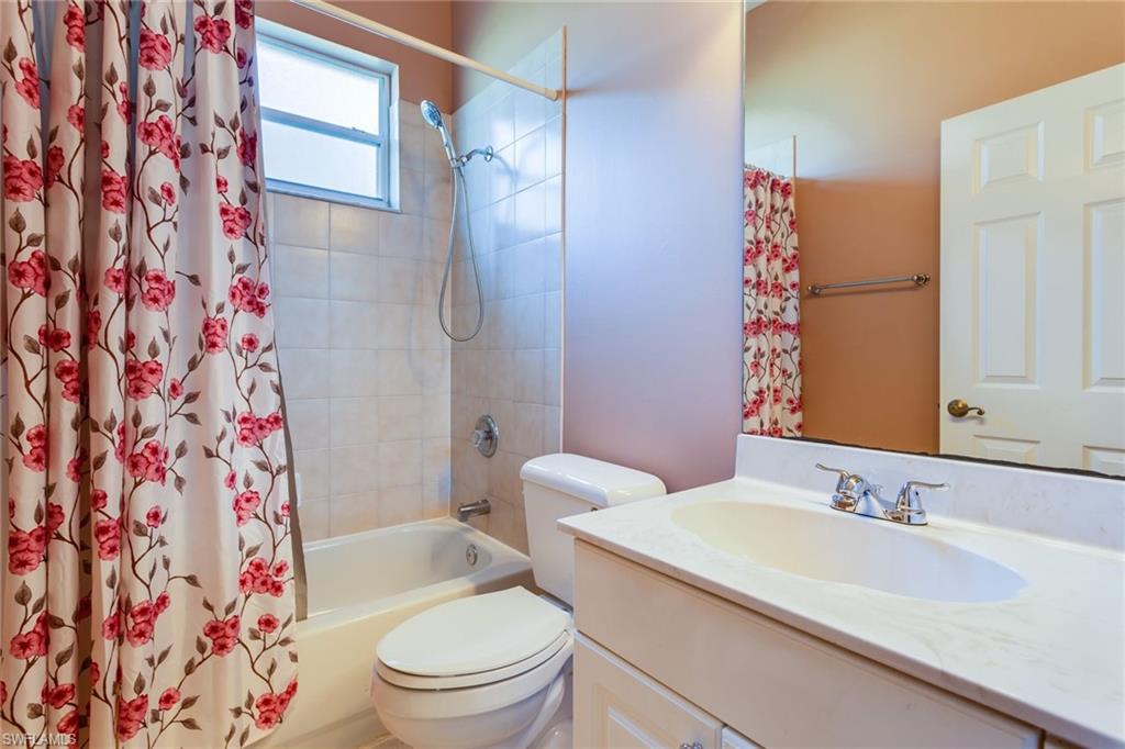 VALENCIA LAKES - Residential