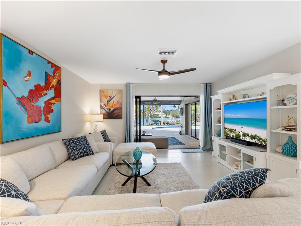 HERITAGE FARMS LAKE ADDN - Residential