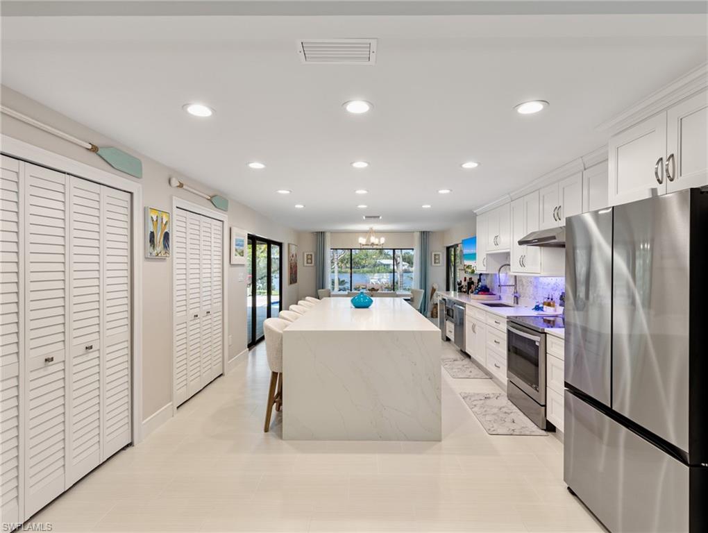 HERITAGE FARMS LAKE ADDN - Residential