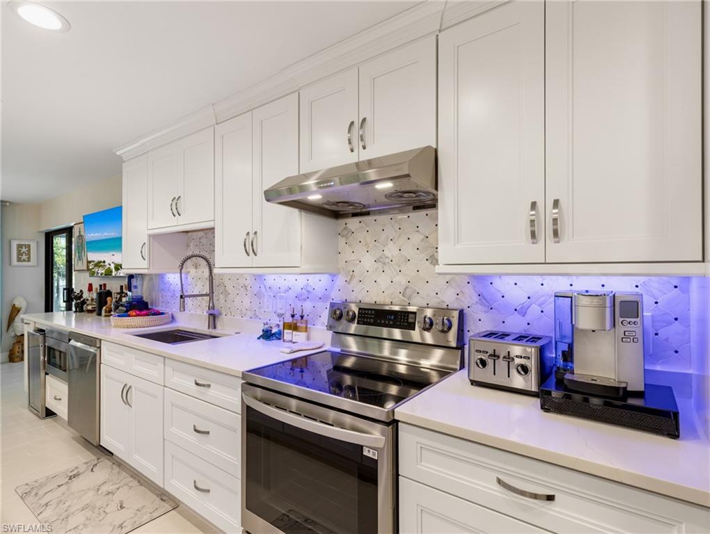 HERITAGE FARMS LAKE ADDN - Residential