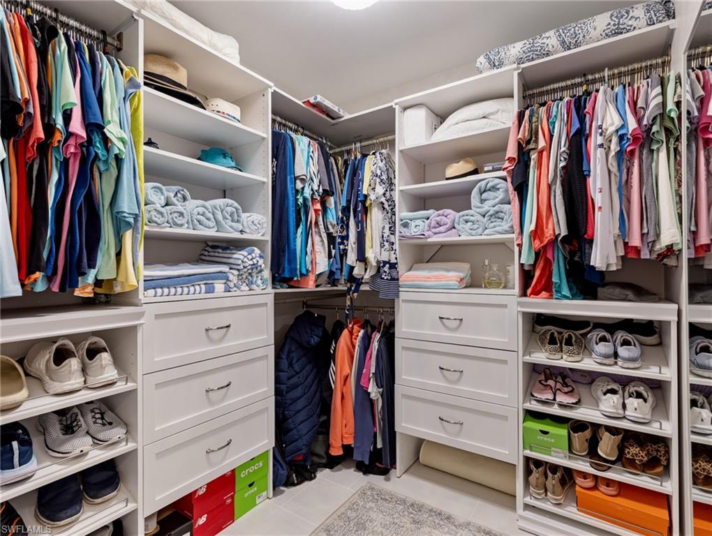 HERITAGE FARMS LAKE ADDN - Residential