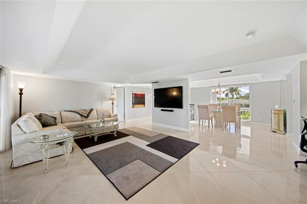 GLADES COUNTRY CLUB - Residential