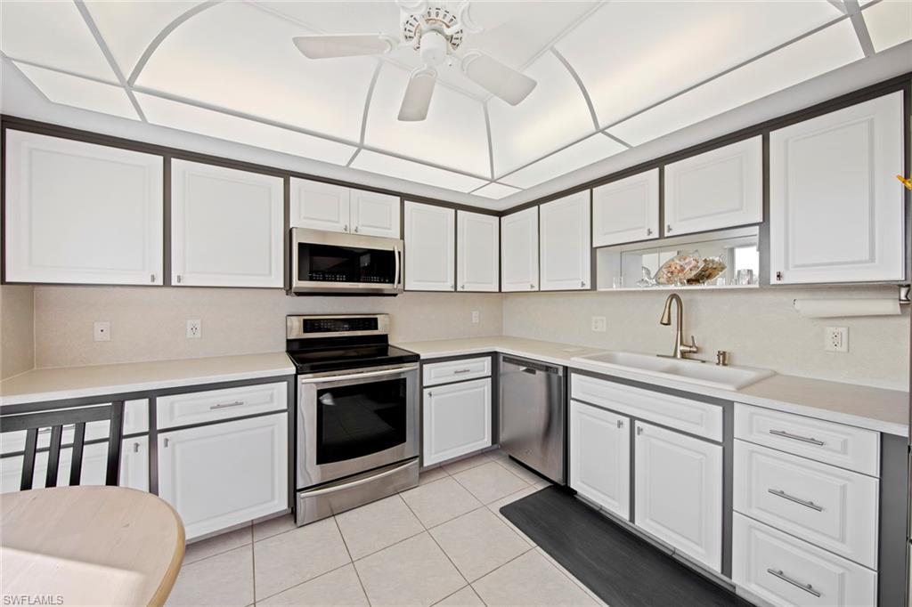 GLADES COUNTRY CLUB - Residential