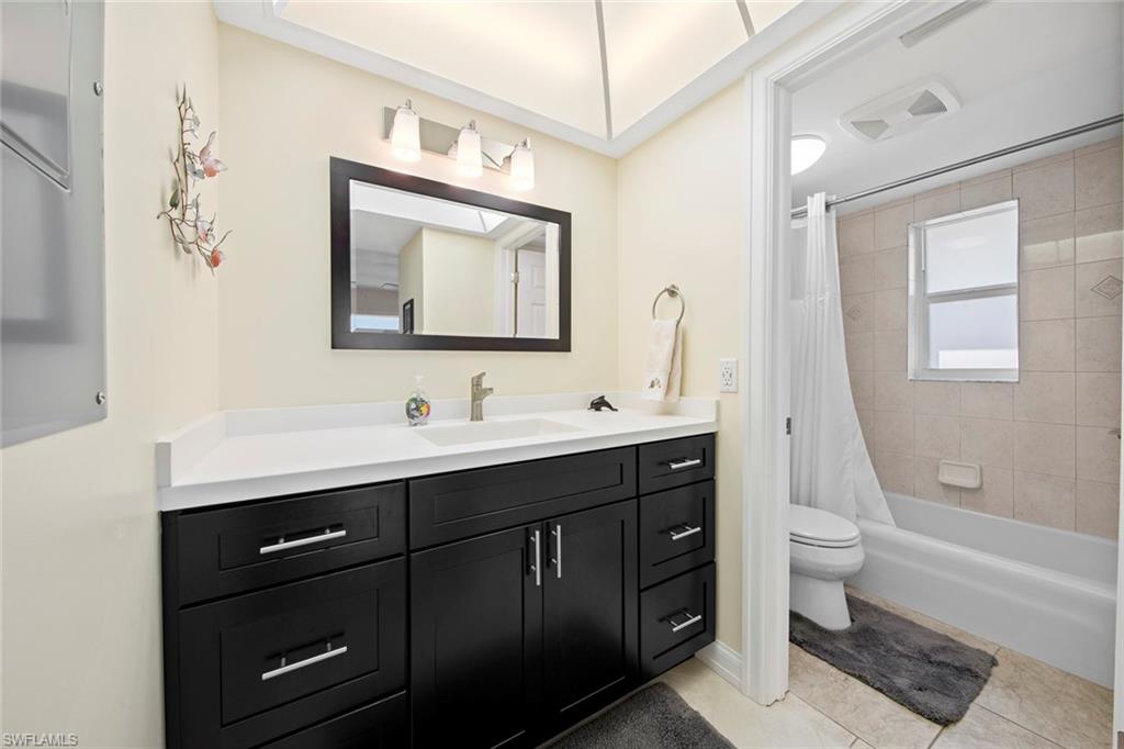 GLADES COUNTRY CLUB - Residential