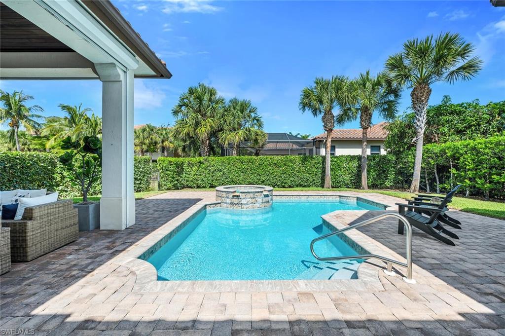 TRADITIONS - Residential