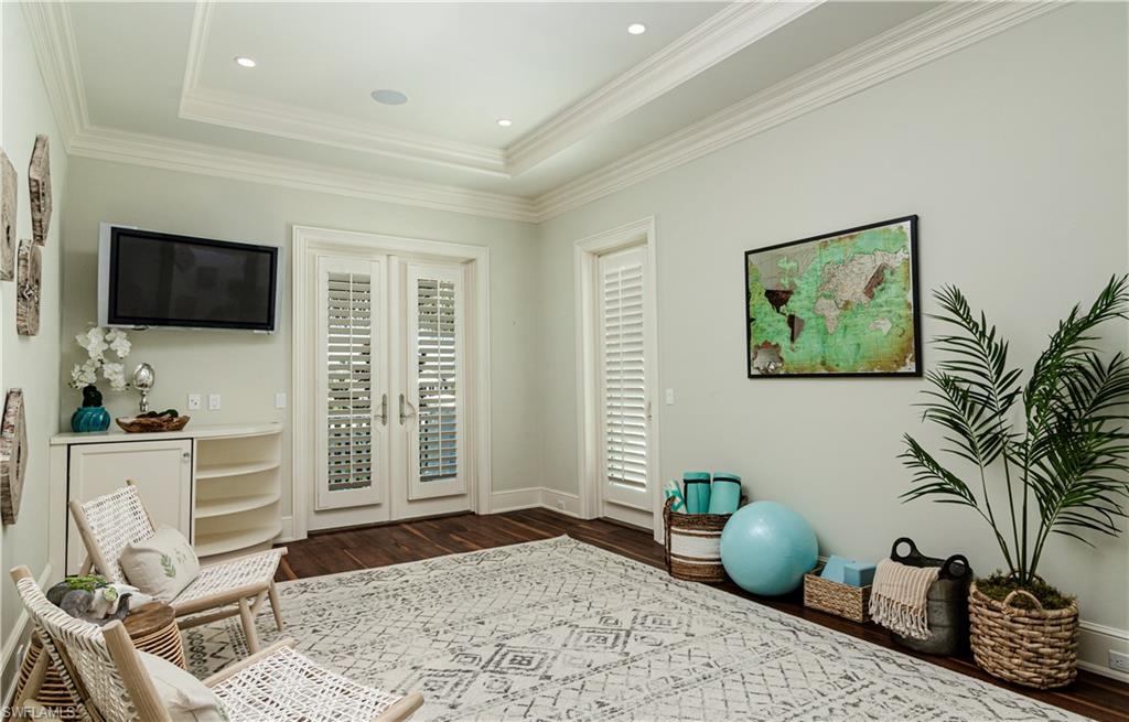 OLDE NAPLES - Residential