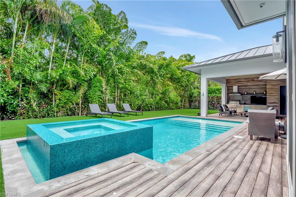 OLDE NAPLES - Residential