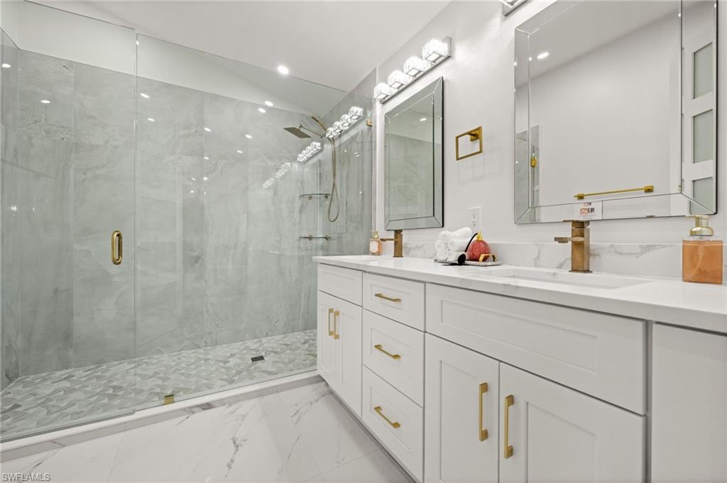 MANATEE BAY - Residential