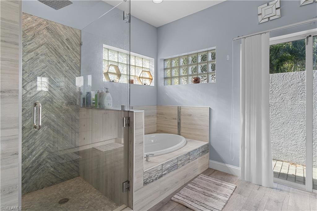 BONITA GOLF CLUB VILLAS - Residential