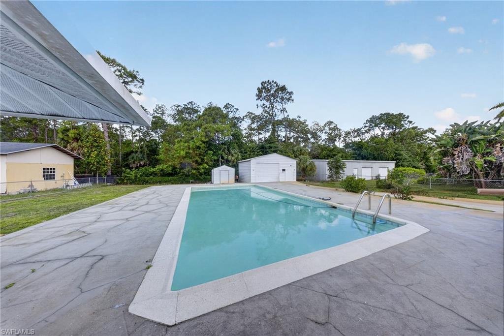 GOLDEN GATE ESTATES - Residential