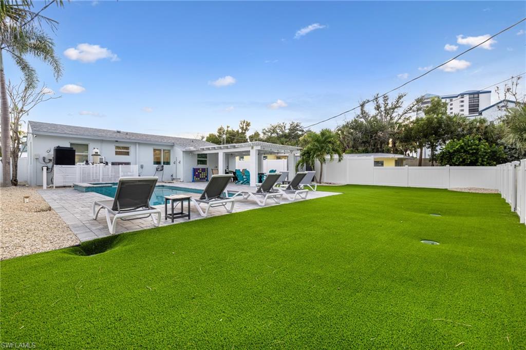 HOLIDAY SHORES - Residential