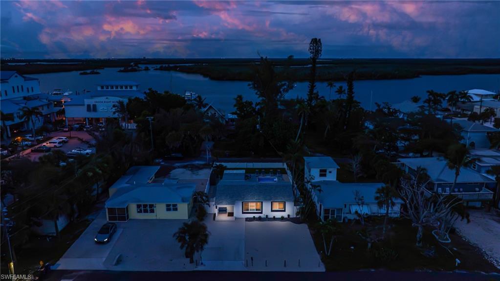 HOLIDAY SHORES - Residential