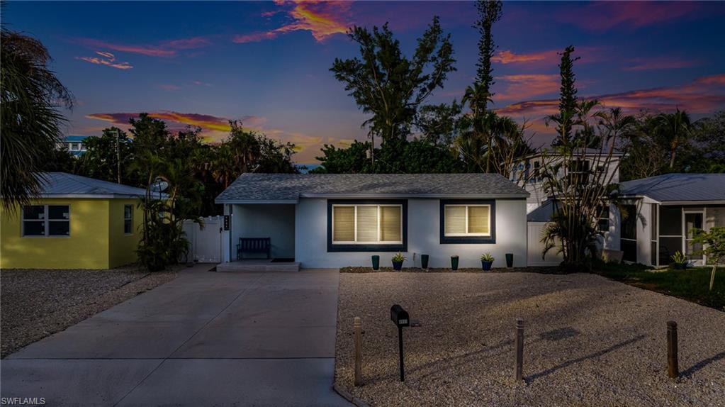 HOLIDAY SHORES - Residential