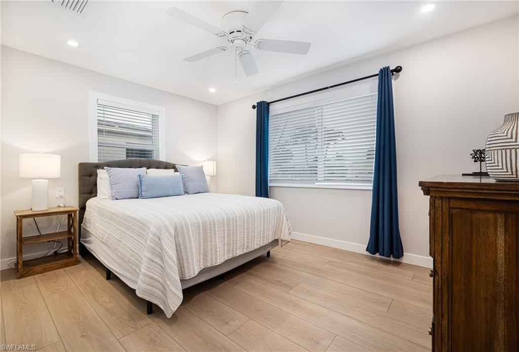 HOLIDAY SHORES - Residential