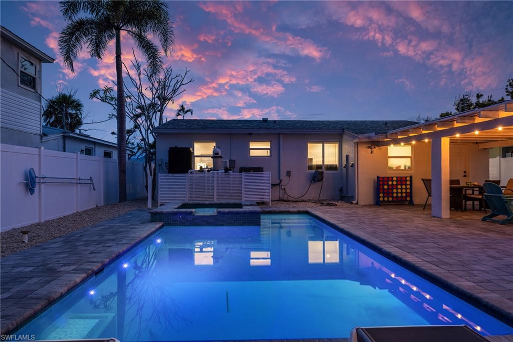 HOLIDAY SHORES - Residential