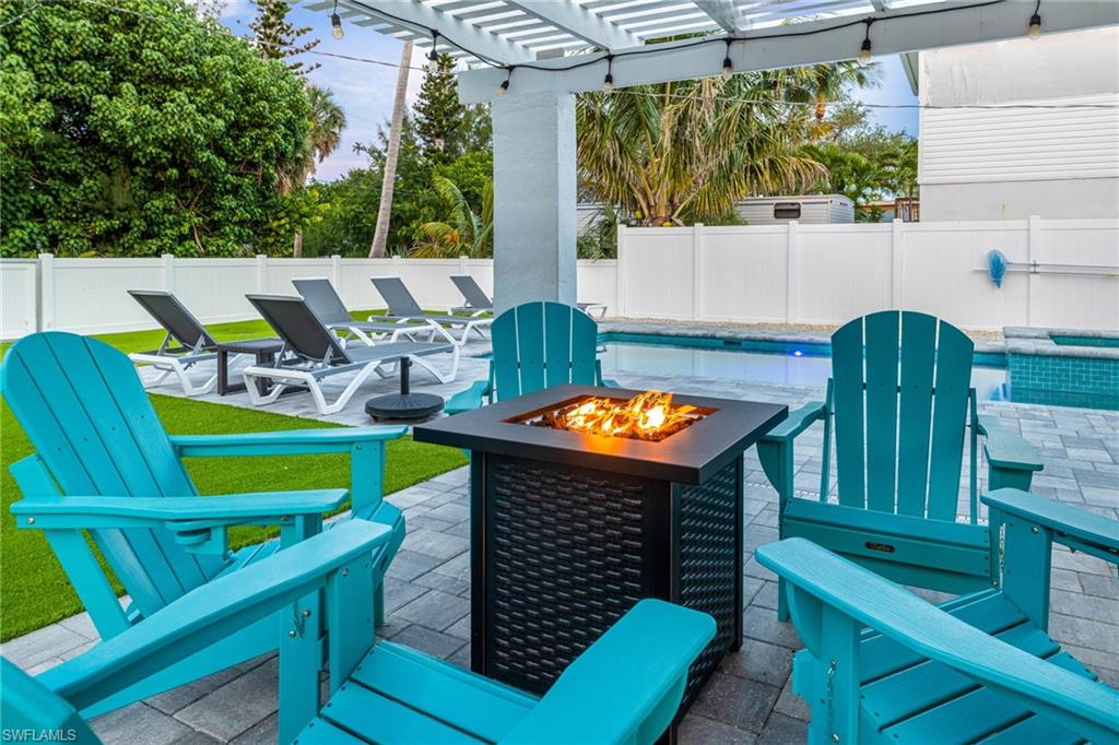 HOLIDAY SHORES - Residential
