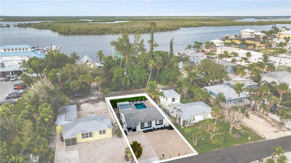 HOLIDAY SHORES - Residential