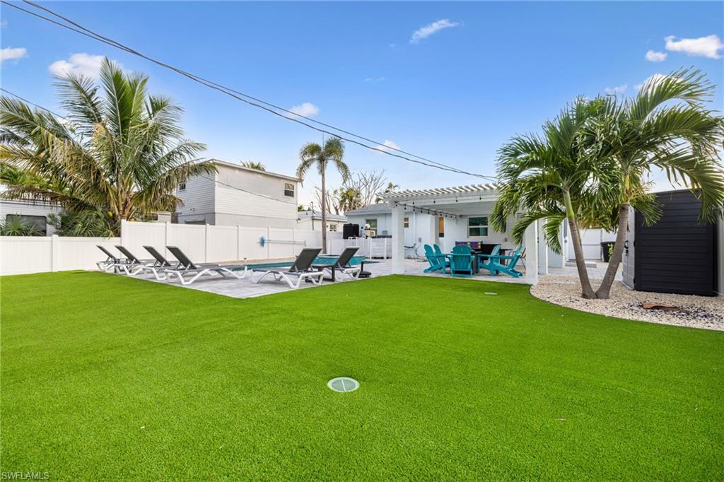 HOLIDAY SHORES - Residential