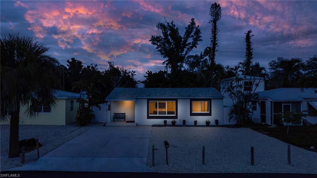 HOLIDAY SHORES - Residential