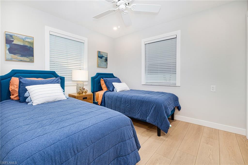 HOLIDAY SHORES - Residential