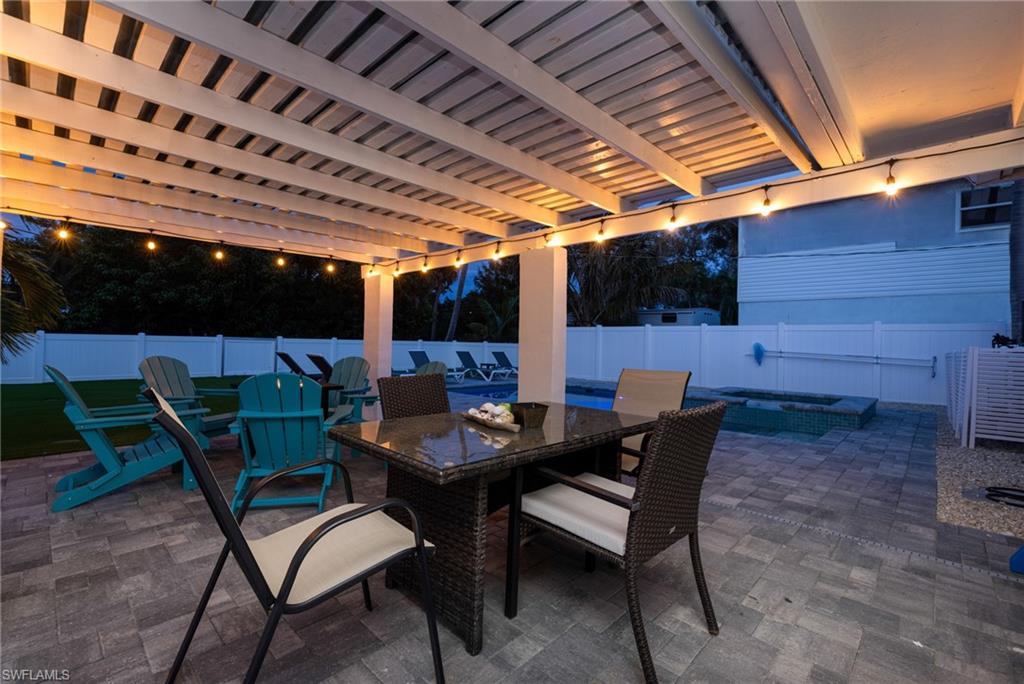 HOLIDAY SHORES - Residential
