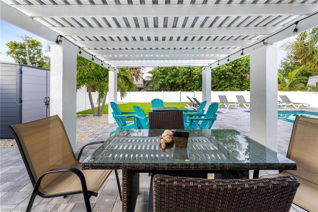 HOLIDAY SHORES - Residential