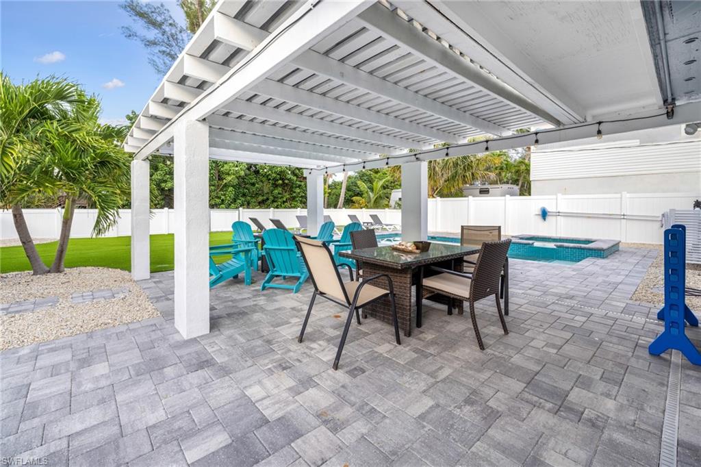 HOLIDAY SHORES - Residential