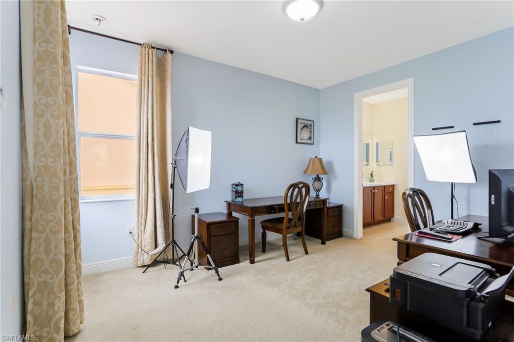 MANCHESTER SQUARE - Residential