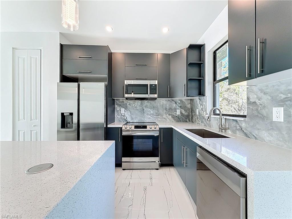 GOLDEN GATE ESTATES - Residential