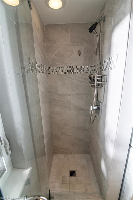 NAPLES MOTORCOACH RESORT - Land