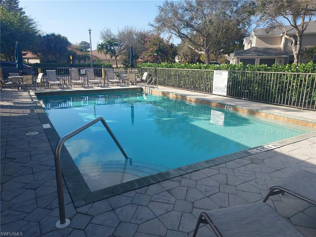 AUTUMN WOODS - Residential